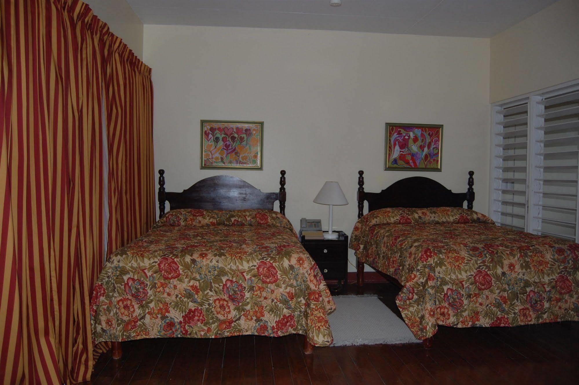 Inn At Shaw Park Gardens & Waterfalls Ocho Rios Ngoại thất bức ảnh